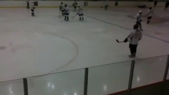 Хоккеисты тренируются под песню LOUNA смотреть онлайн