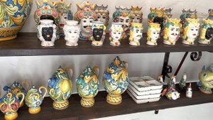 Сицилия 2022. Кадьтаджироне-город керамики. Джела. Италия октябрь 2022 Italy Sicilia Sicily walking