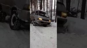 Off-road на Toyota Tovn Ace диагональ не взял (стёртая резина)