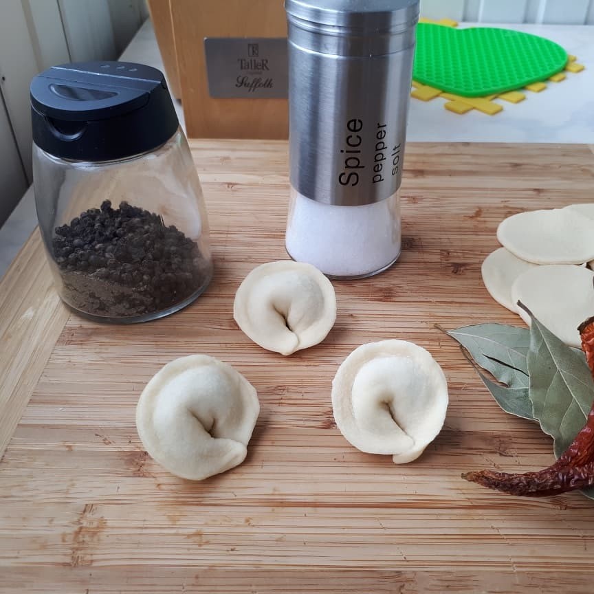 ЛЕПИМ ПЕЛЬМЕНИ