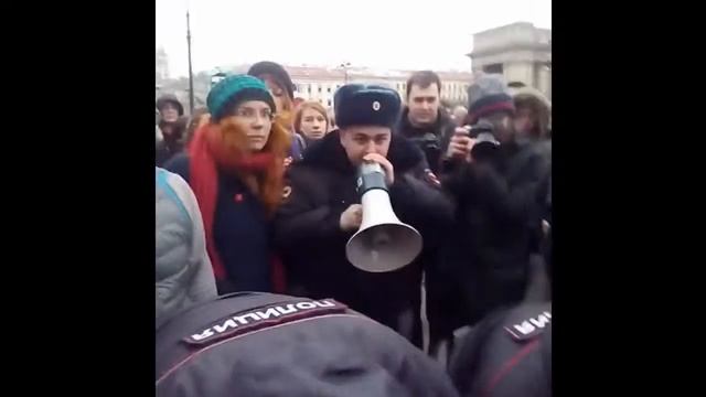 8 марта 2017. Поздравительные задержания феминисток в Санкт-Петербурге смотреть онлайн