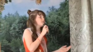 Выпускной в 4 классе Вика поет песню для первой учительницы