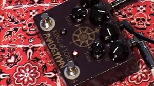 Analogman King of Tone (high gain) guitar effects overdrive pedal demo with Gibson ES-333