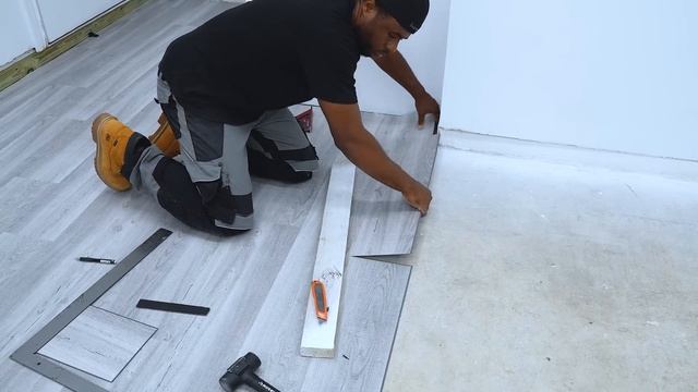 Installing vinyl floors For The First Time // Home Renovation смотреть онлайн