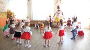 Інна Борисенко_Музична Гра_мол.гр-па – «Жив Їжак колючий в лісі» - муз. озвучення_ Оксани Вдовиченк