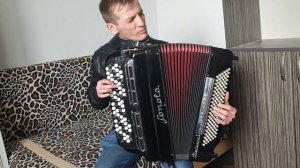 Бумер и бригада на баяне!