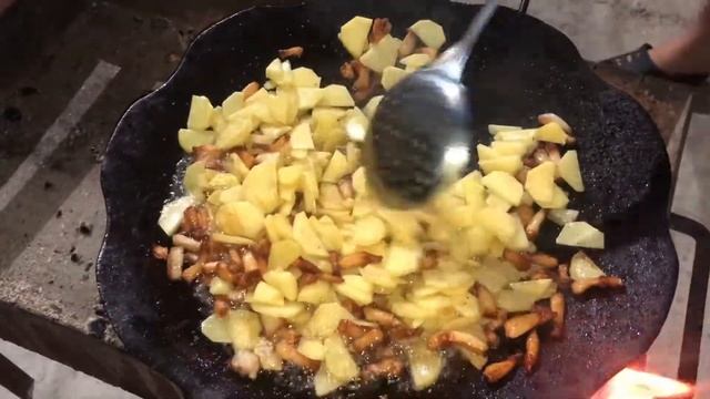 ЖАРЕНЫЙ КАРТОФЕЛЬ НА САДЖЕ / FRIED POTATOES ON A SADGE