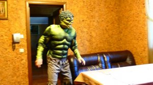 Халк АРЕСТОВАН!!! Халк в ТЮРЬМЕ!!! Халк против Багса Банни. смешное видео на хеллоуин