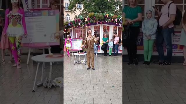 Жонглёр на Тверском бульваре. Фестиваль Лето в Москве 2024 #москва #центрмосквы #шоувмоскве