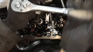 как снять стаканчики форсунок volvo vnl d12