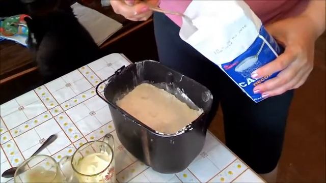 Пышное дрожжевое тесто для хлебопечки смотреть онлайн