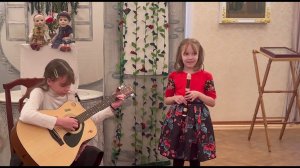 Выступление Марии и Татьяны Илюшиных на Семейном клубе храма св.Димитрия Солунского в Коломягах.