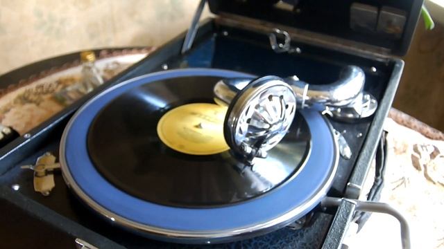 ? Московские окна - Михаил Новохижин, играет патефон смотреть онлайн