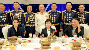 Ким Чен Ын появился на публике вместе с женой и дочерью