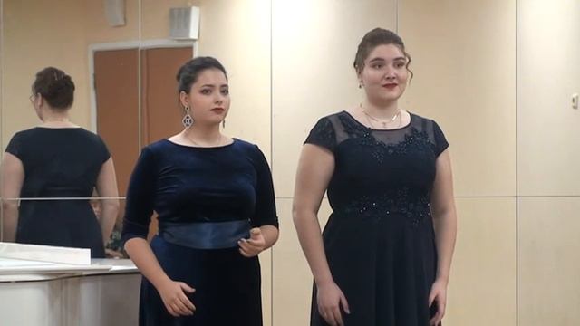 Юля Вакула и Алиса Лабутичева. Дуэт "Задремали волны" С.Рахманинова смотреть онлайн