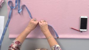 Готовимся к праздникам. Учимся делать красивые воланы. Моделируем платье простого кроя с воланом.