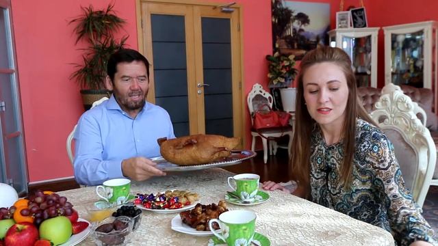 Амина Габдрахманова привезла Исмагилy Шангареевy копченого гуся , мед, чай  и чак - чак (Балтаси)