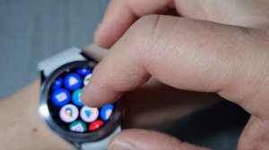 Распаковка — Умные часы Samsung Galaxy Watch4 Classic 42mm / SM-R880NZSACIS