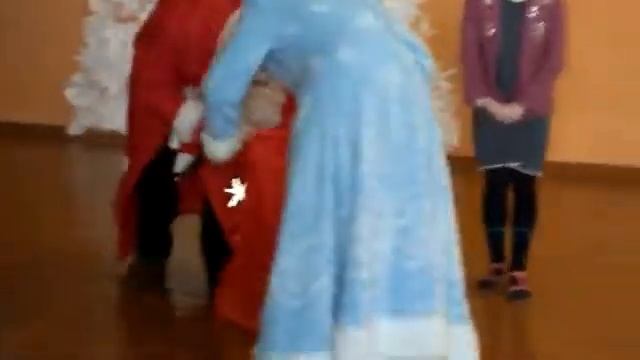 Новогодний утреник 2015_Рукавицы Деда Мороза смотреть онлайн