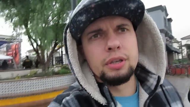 Почему висят кроссовки на проводах в гетто? смотреть онлайн