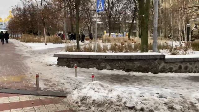 Киев 3 декабря 2023 года, как живём в Киеве сейчас Софиевская Михайловская площади, выставка техник