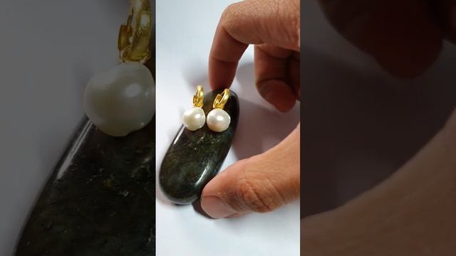 Серьги с жемчугом. Позолоченное серебро и барочный жемчуг.