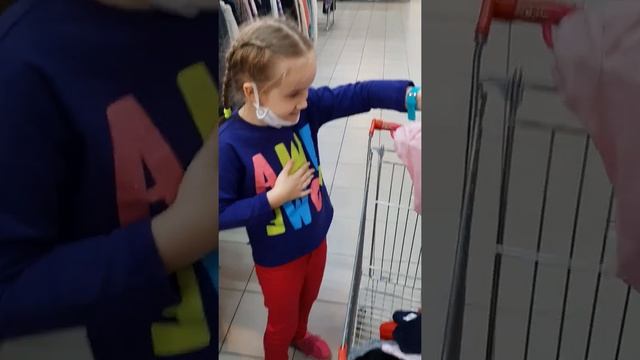 Выбираем новую одежду для кукол! А покупаем ее в секонд хенде? смотреть онлайн