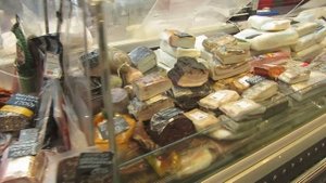 ЧТО МОЖНО КУПИТЬ НА ДОЛГООЗЕРНОМ РЫНКЕ