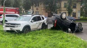 Чёрный алкаш таранил белого трезвого и "сделал уши".