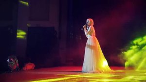 ЭТА ЧЕЧЕНКА ПОКОРИЛА ВЕСЬ МИР! ПЕСНЯ ПРО ОТЦА!