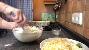 Пирог с капустой , тесто кефирное, воздушное, без дрожжей.