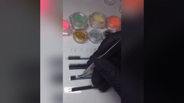 Реснички с блёстками. Готовимся к Новому году. Декорирование ресниц. Наращивание ресниц. смотреть онлайн