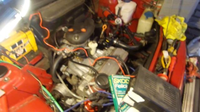 The first start of the Skoda Felicia engine смотреть онлайн