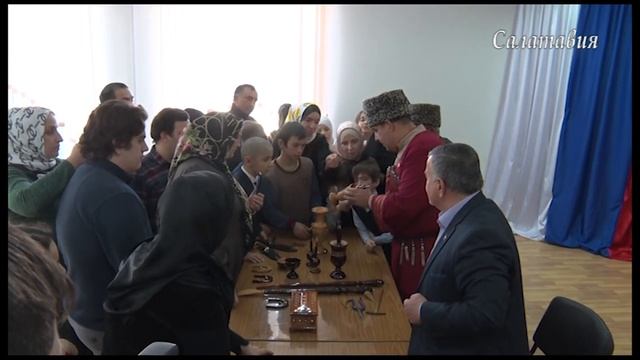 Мастер-класс мастера по обработке дерева металлом из с.Унцукуль Магомедали М-алиевича.