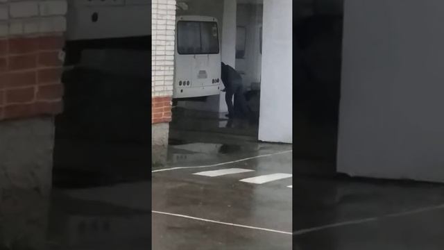 АвтомойкаExpress / моет автобус лужей смотреть онлайн
