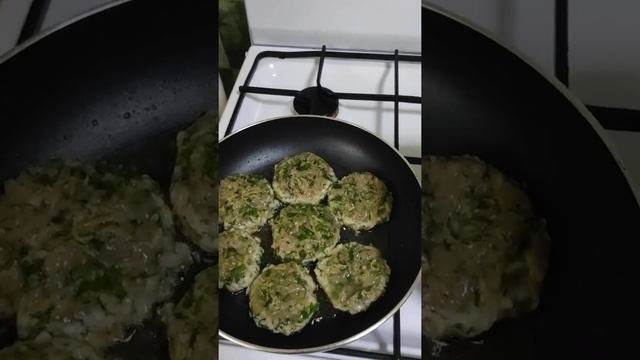 ? Пробовала жарить котлеты на сковороде с антипригарным покрытием.