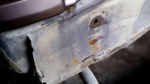 Разбирается машина. Снятие заднего бампера Опель Кадет