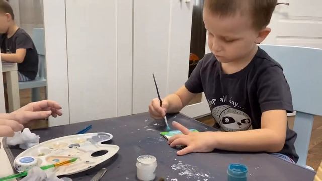 Совместная поделка - рисунок ко дню космонавтики в садик. простая Поделка - аппликация КОСМОС ? смотреть онлайн