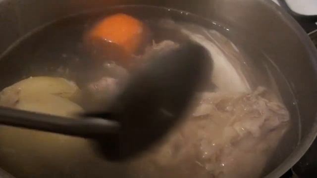 УХА ИЗ ГОЛОВЫ ТОЛСТОЛОБИКА. РЕЦЕПТ НАВАРИСТОЙ УХИ смотреть онлайн