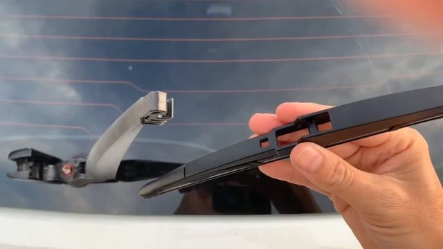 How to Replace Jeep Grand Cherokee WK2 Rear Wiper