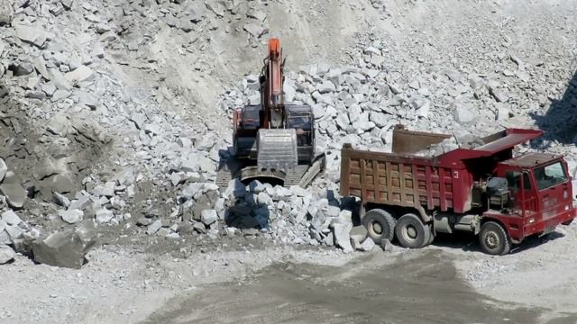 HOWO Самосвал Карьерный из Китая смотреть онлайн