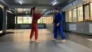 Приём по дзюдо "Болевой со стойки,,??