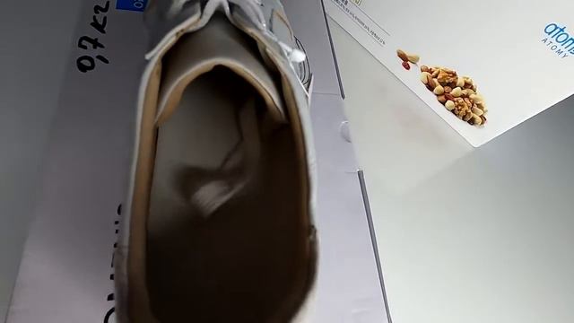 ОБУВЬ ОТ АТОМИ смотреть онлайн