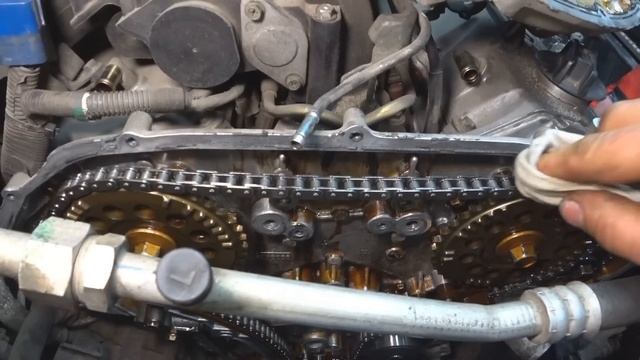 Nissan Maxima 2.0 V6. Стороній шум в прогрітому двигуні. смотреть онлайн