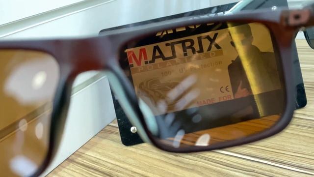 Солнцезащитные очки мужские с поляризацией за 699 руб. Показываю что есть поляризация в линзах смотреть онлайн