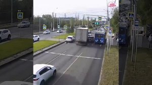 Не заметил грузовик?