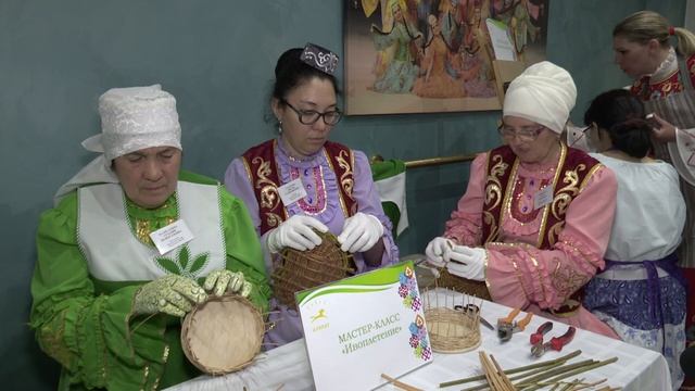 Нурлатцы показали все этномногообразие района смотреть онлайн