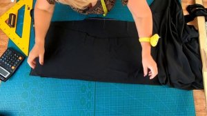 Копируем брендовую блузу. Как раскроить блузу без вытачек сразу на ткани.mp4