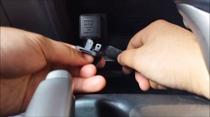 2006 - 2011 Honda Civic AUX port fix