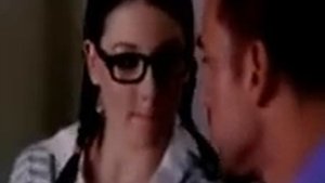 Стеснительная девушка ноч в постели